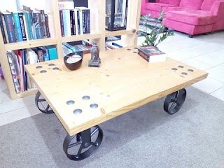 coffee table with metal wheels, lounge table, old wheels, industrial style, metal wheels, restored table modern style, TV table, wooden table, solid wood, handmade, decoration, living room, dining room, living room, antique style, table with storage space, coffee table with drawers,