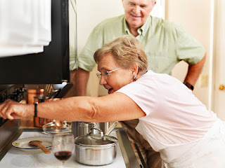 Senior kitchen help to stay home