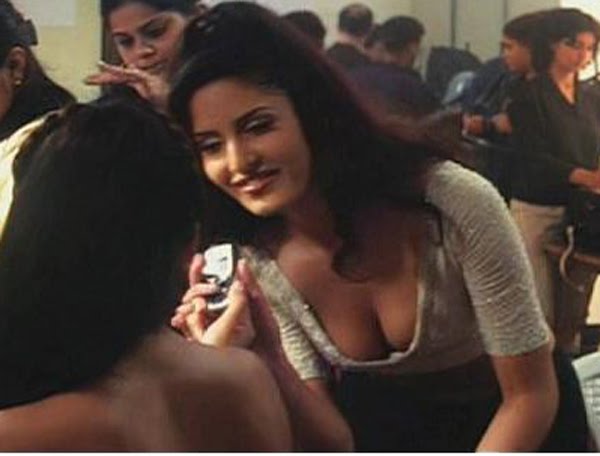 Beautiful Katrina Kaif Nipple Slip cute boobies nipple Posted by Actress 