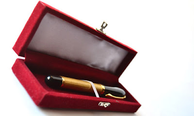  Gift Ideas for a Non-Girly Girlfriend !  , present pen 