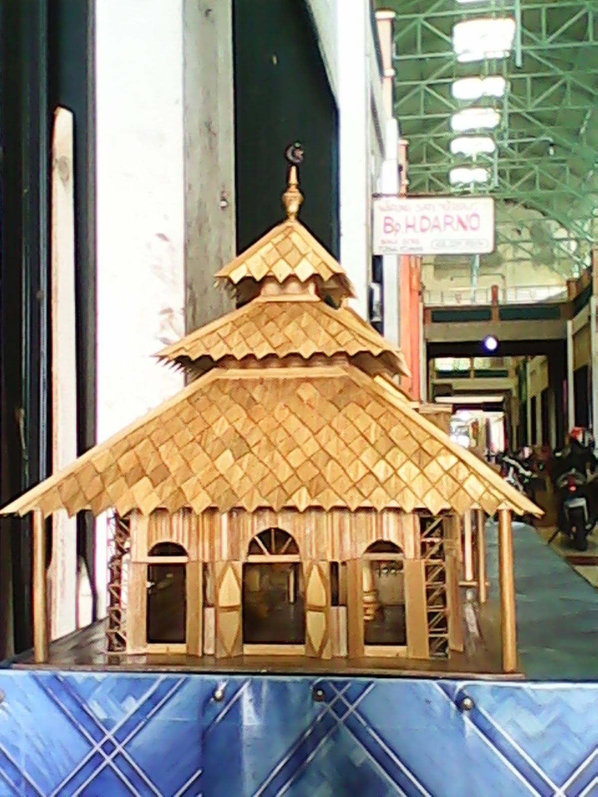 panorama indah KERAJINAN MINIATUR  MASJID AGUNG DEMAK DARI  