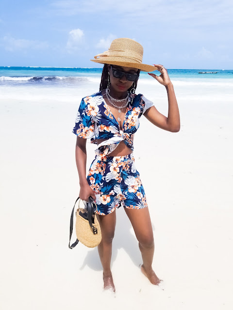 Cute Beach Vacation Outfit Idea- Beach Brunch Outfit