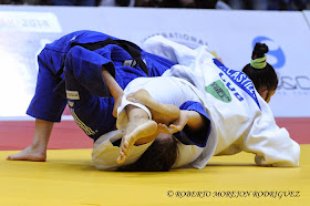 Yalennis Castillo  (kimono blanco), de Cuba, derrota a  Ivana  Maranic, de Croacia,  durante el repechage de hasta 78 kilogramos, en la jornada final del Grand Prix de Judo, en el coliseo de la Ciudad Deportiva, en La Habana, Cuba, el 8 de junio de 2014.