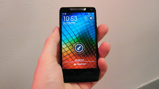 Motorola Razr i (Pictures)