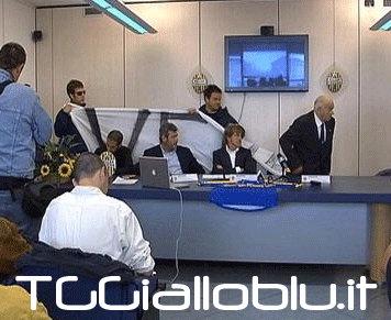 HELLAS VERONA: Contestazione inutile, intempestiva  e dannosa da parte dei 'tifosi'; GARZON-IUNCO si farà...