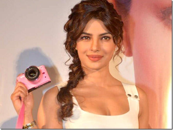 Priyanka Chopra Hot Pics at Cam Launch 4