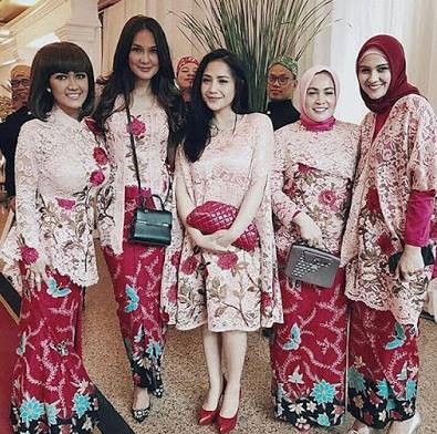 20 Contoh Kebaya Modern Kombinasi Batik 2019