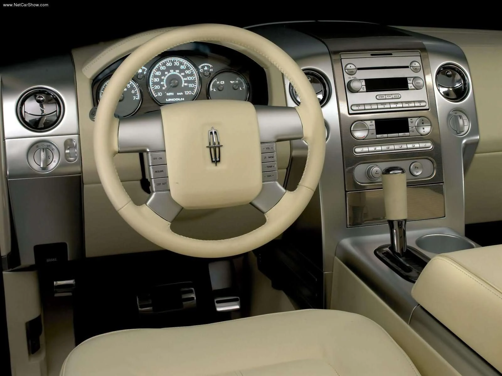 Hình ảnh xe ô tô Lincoln Mark LT 2006 & nội ngoại thất