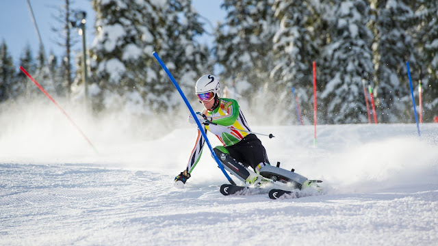 Winter Sports Girl Skiing HD Wallpaper