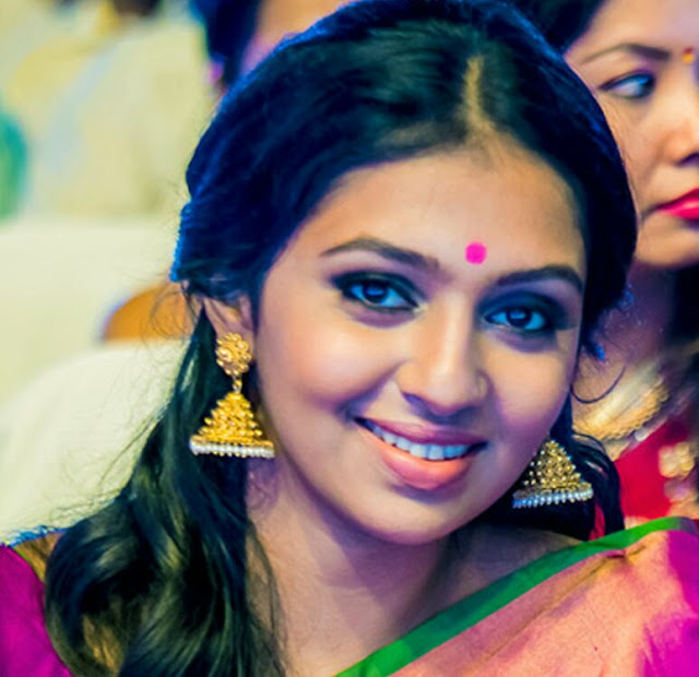 Lakshmi Menon Biography and Wiki and Biodata and Age