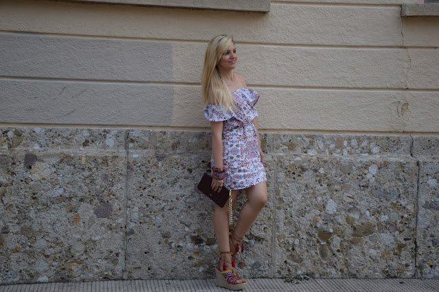 outfit abito off the shoulder come abbinare un abito off the shoulder abbinamenti abito off the shoulder outfit agosto 2016 outfit estivi blogger mariafelicia magno fashion blogger color block by felym fashion blog italiani fashion blogger italiane blog di moda blogger italiane influencer italiane