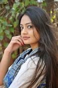 Nikitha Narayan new glam pics-thumbnail-29