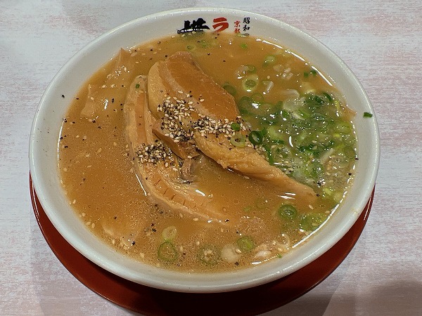 ラーメン横綱 寝屋川店の煮込みバラ肉ラーメン