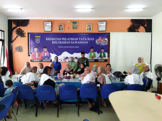 Pemberdayaan Masyarakat. Kelurahan Sawangan, Kota Depok Gelar Pelatihan Tata Rias