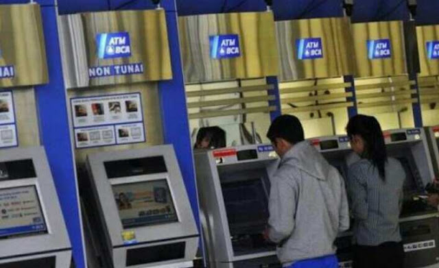 Cara Ambil Uang di ATM / Tarik Tunai berbagai Bank ( Mandiri, BCA, BRI & BNI )