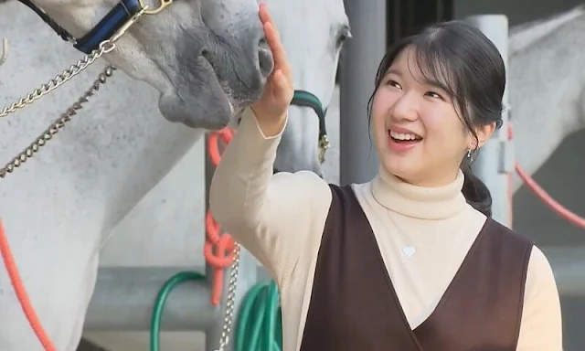 Emperor Naruhito and Empress Masako. Aiko celebrates her 21st birthday. Princess Aiko wore an ivory cashmere sweater