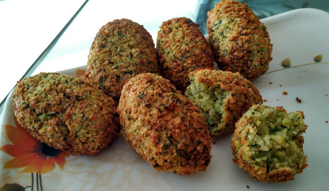 OIL FREE FALAFEL MADE IN AIRFRYER