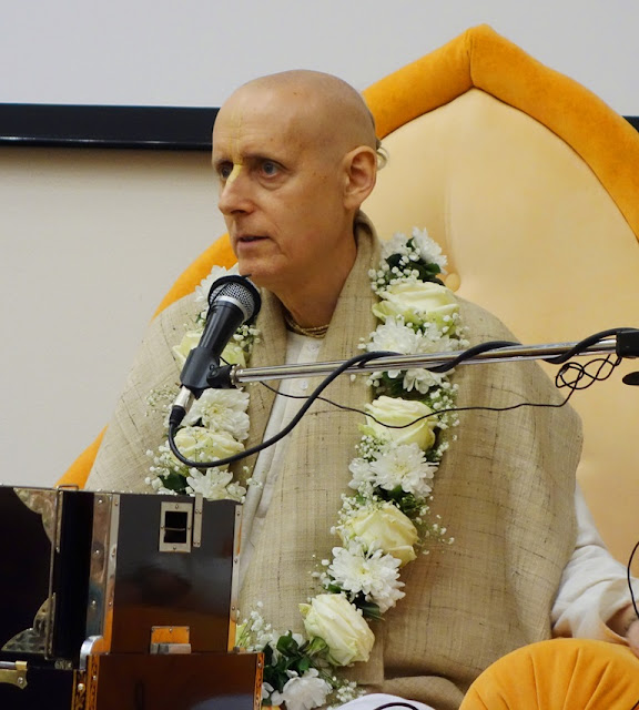 Sankarshan Das Teaching the Science of Krishna Bhakti