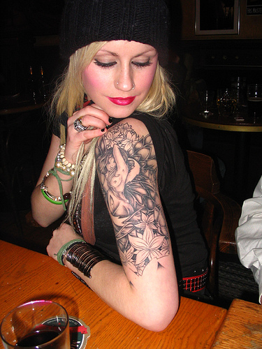 Half Sleeve Tattoos For Women Posted by BLOGGER SLOPO at 938 PM