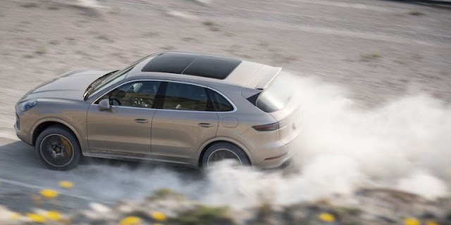 Watch the Porsche Cayenne Turbo S E-Hybrid SUV Lap a Swedish Track