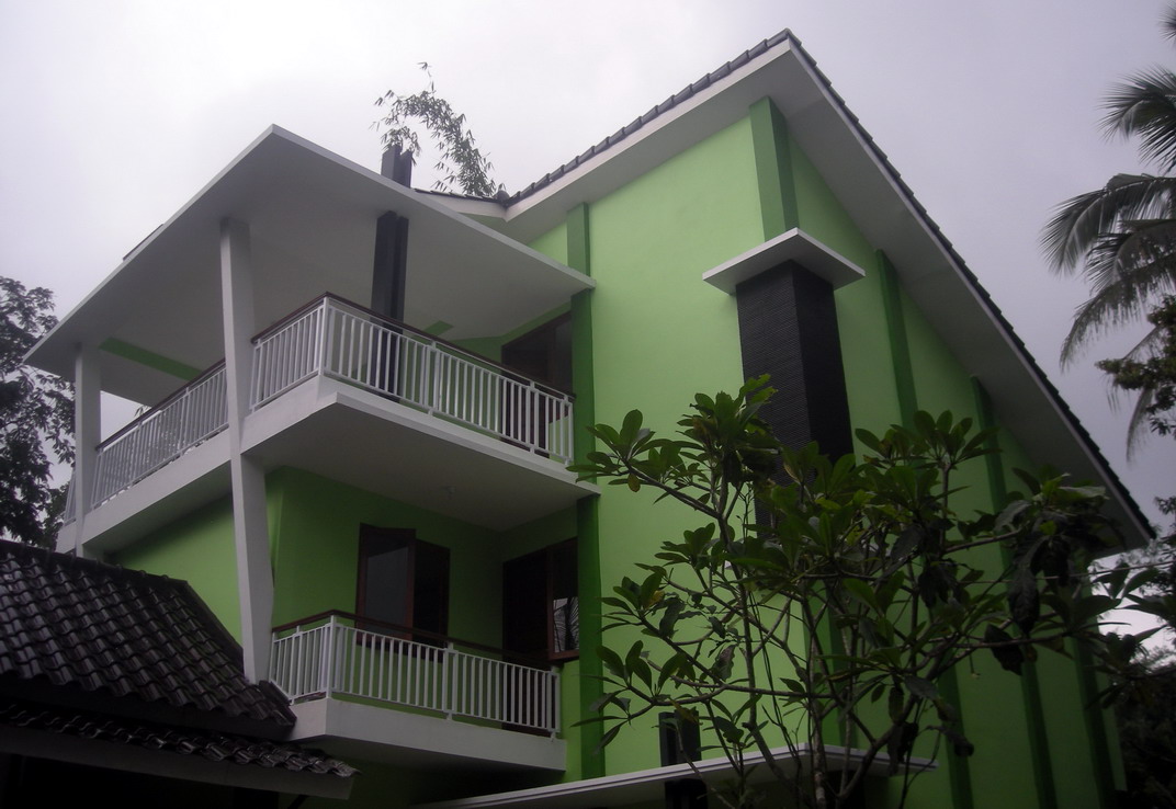 Rumah Minimalis 3 Lantai Model Villa