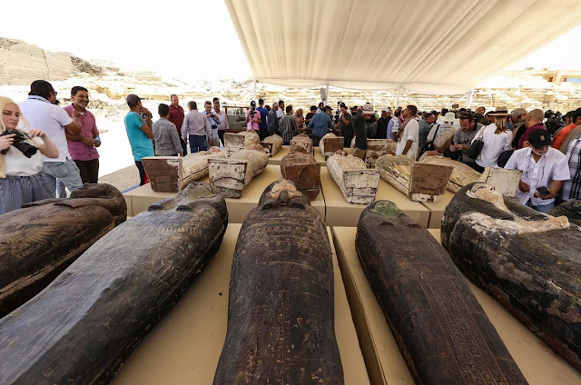 250 coffins with mummies and 150 bronze statues found in Saqqara