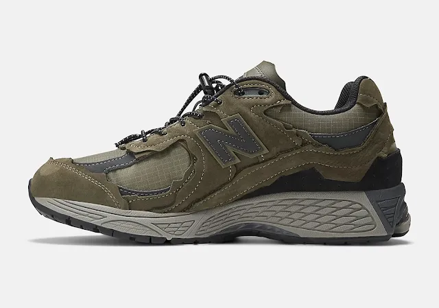 New Balance 2002R