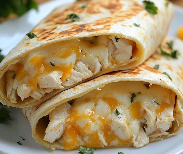 Chicken wrap with garlic and cheese flavor
