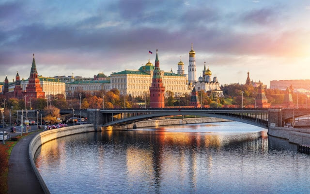 Moscow has a fascinating charm, preserving many cultural, artistic and historical values of Russia