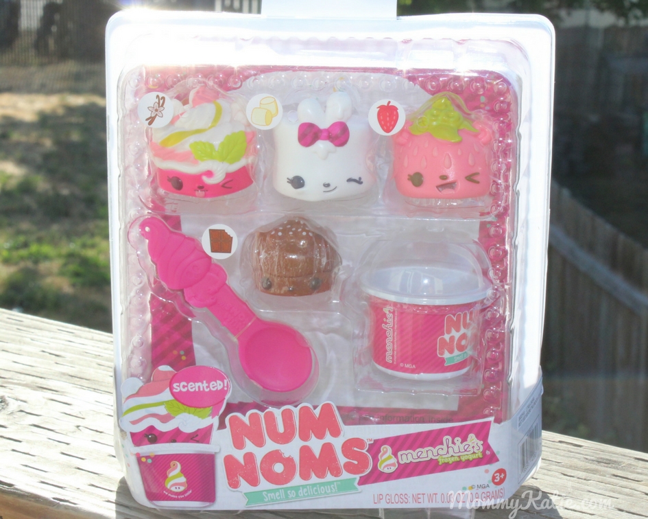 Giveaway Stirring Up Fun With Limited Edition Num Noms Menchies Sweet Friends Mommy Katie - friend num num girl roblox