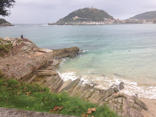 rocas cerca del palacio miramar