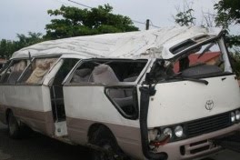 ENTRE LOS SIETE MUERTOS HAY 5 MUJERES Y UNOS 15 HERIDOS EN ACCIDENTE CARRETERA SANTO DOMINGO-SAMANA