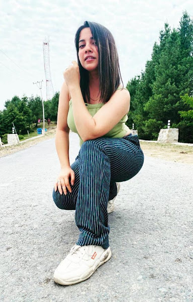 Sonali Pandita top jeans curvy hot actress nishabd shooter