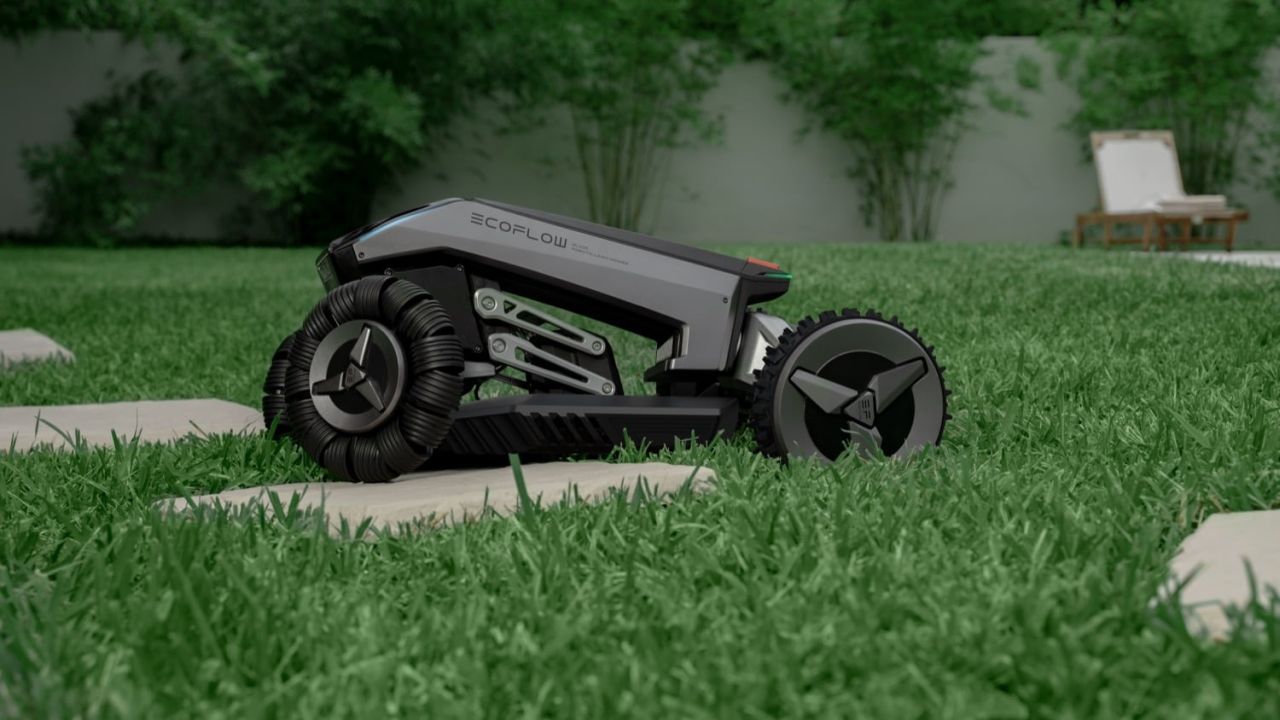 EcoFlow Blade robotic lawn-sweeping mower