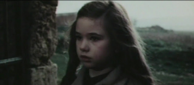 Sarita Gil as the litle girl in Vampires Night Orgy (1973)