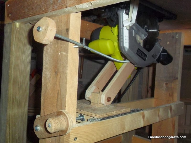 Table saw lift. Homemade fabrication - Rummage in the garage