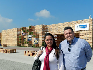 Secretário Flavio Gueiros e a Chefe de Equipamento Turístico de Teresópolis, Mayrlla  Veríssimo, na Rio+20