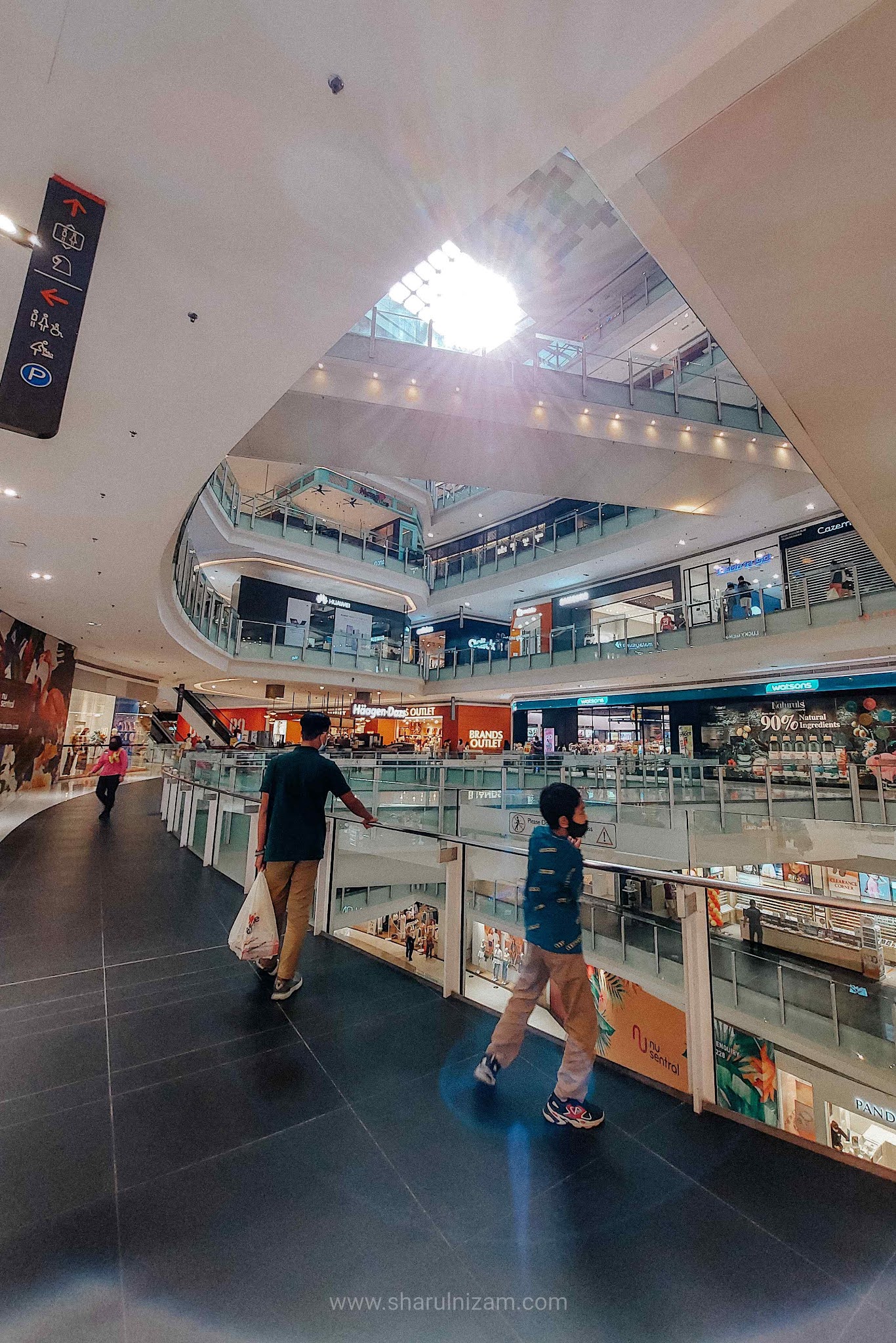 Jalan-jalan Cari Buku Di NU Sentral (Makan Pun!)