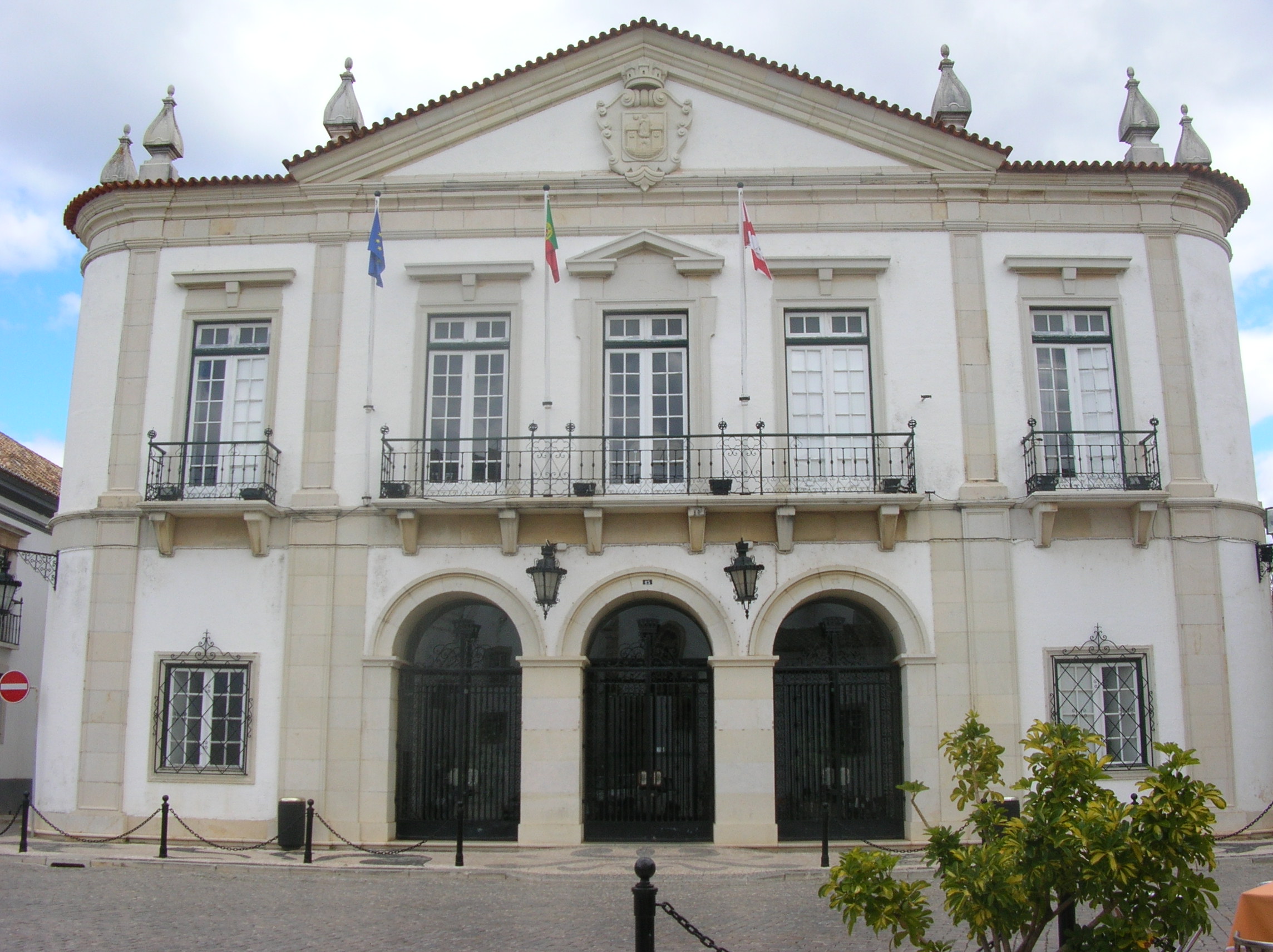 Câmara Municipal de Faro (Algarve) (Portugal) (@mibaulviajero)