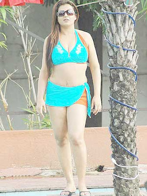 Sona Tamil Actress Bikini Pics