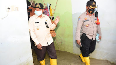 21 Ribu Warga Masih Mengungsi, Wagub Jabar Tinjau Lokasi Banjir di Indramayu