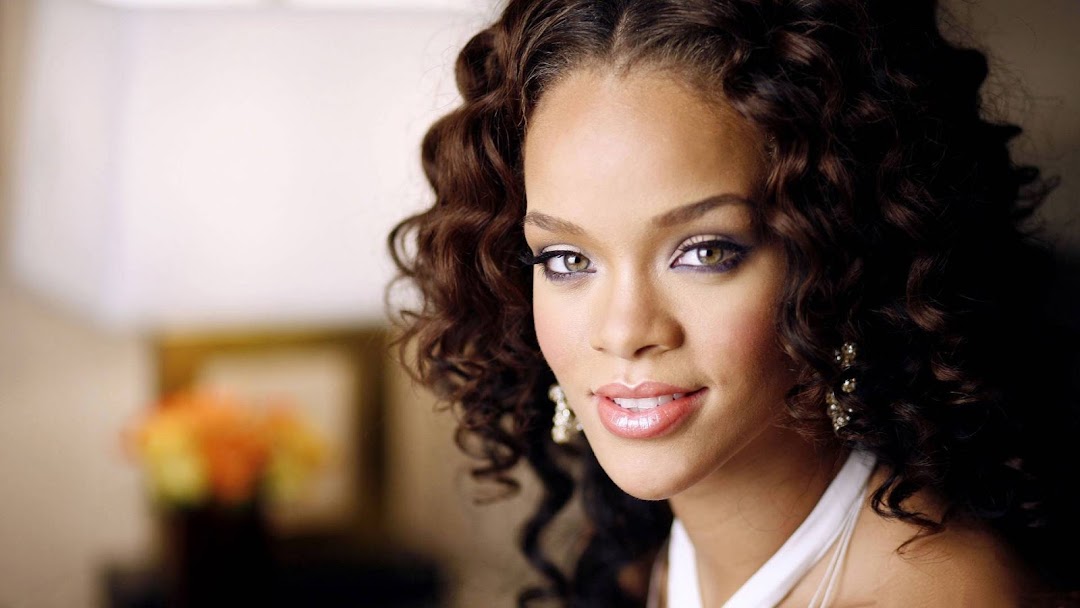 Rihanna HD Wallpaper 10