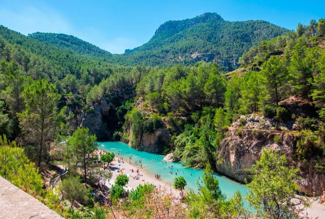 Vistas de la Fuente de los Baños en el Estrecho de Mijares