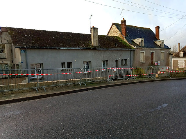 Collapsed wall, Indre et Loire, France. Photo by Loire Valley Time Travel.