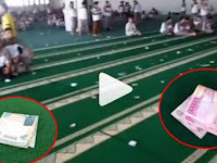 Uang Ratusan Ribu Berserakan di Karpet Masjid, Ternyata Ini yang Dilakukan Jamaah...