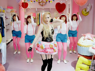 Gambar Hello Kitty Avril Lavigne Video Klip 