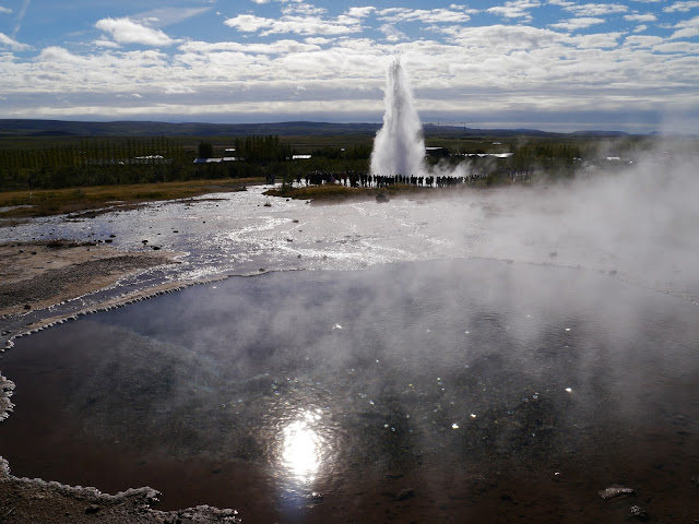 Geysir Geyser Icleand Golden Circle Tourists