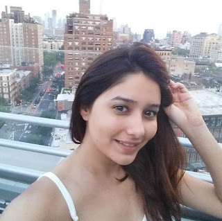 Foto-foto Leena Jumani Terbaru