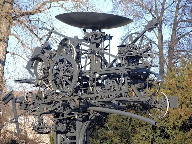 Jean Tinguely - Heureka