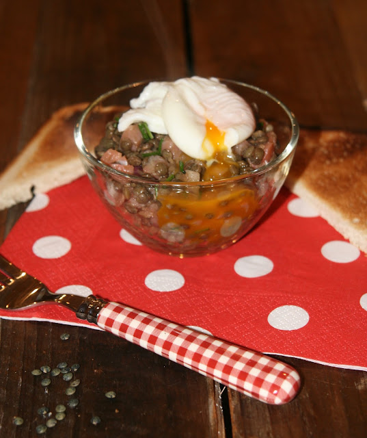 alt="salade de lentilles au saumon fumé"